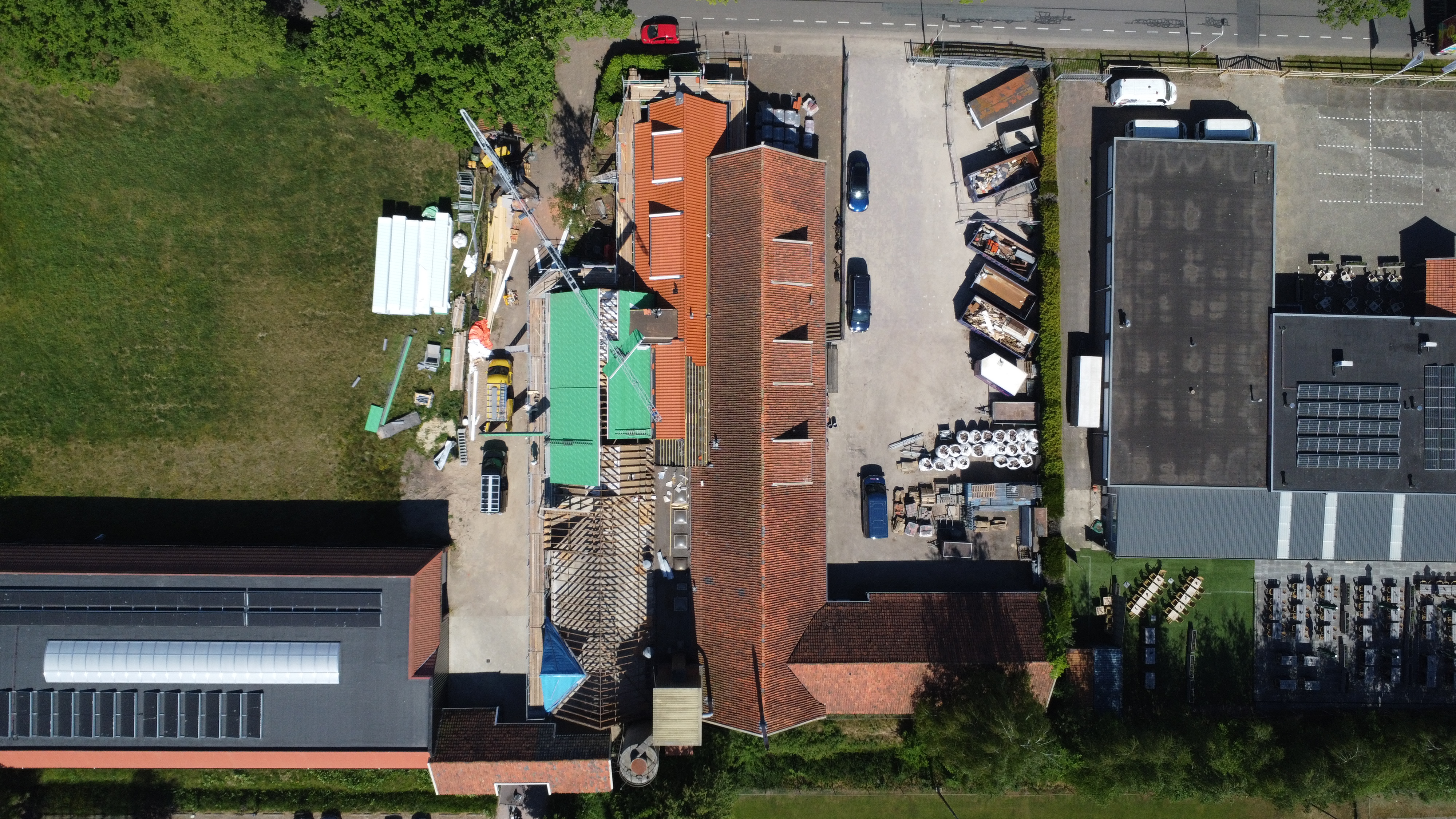 Restauratie en verduurzaming hellend dak en dakkapellen Weerselo fase 1 foto